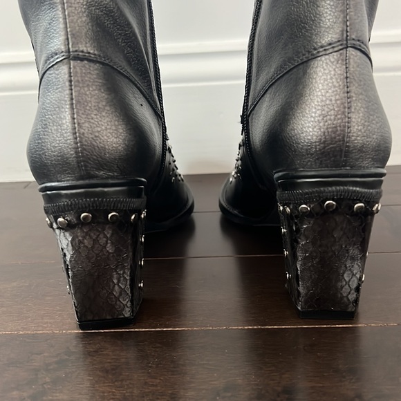 NIB Stuart Weitzman “Hillbilly” pewter metallic croc Leather studded Cowboy Boot - Picture 9 of 16